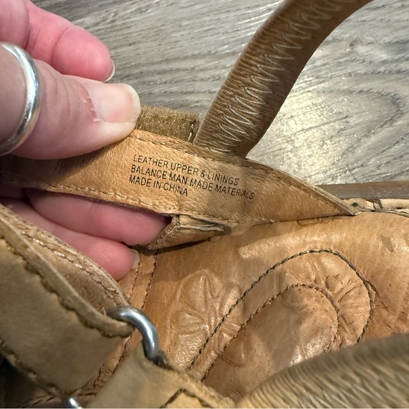 Born Multicolor Strappy Sandal Size 9 - Picture 6 of 7